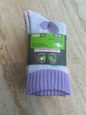 NEW 🆕 Pack of 4 pairs Athletic Works All Season Crew Socks size 3-6